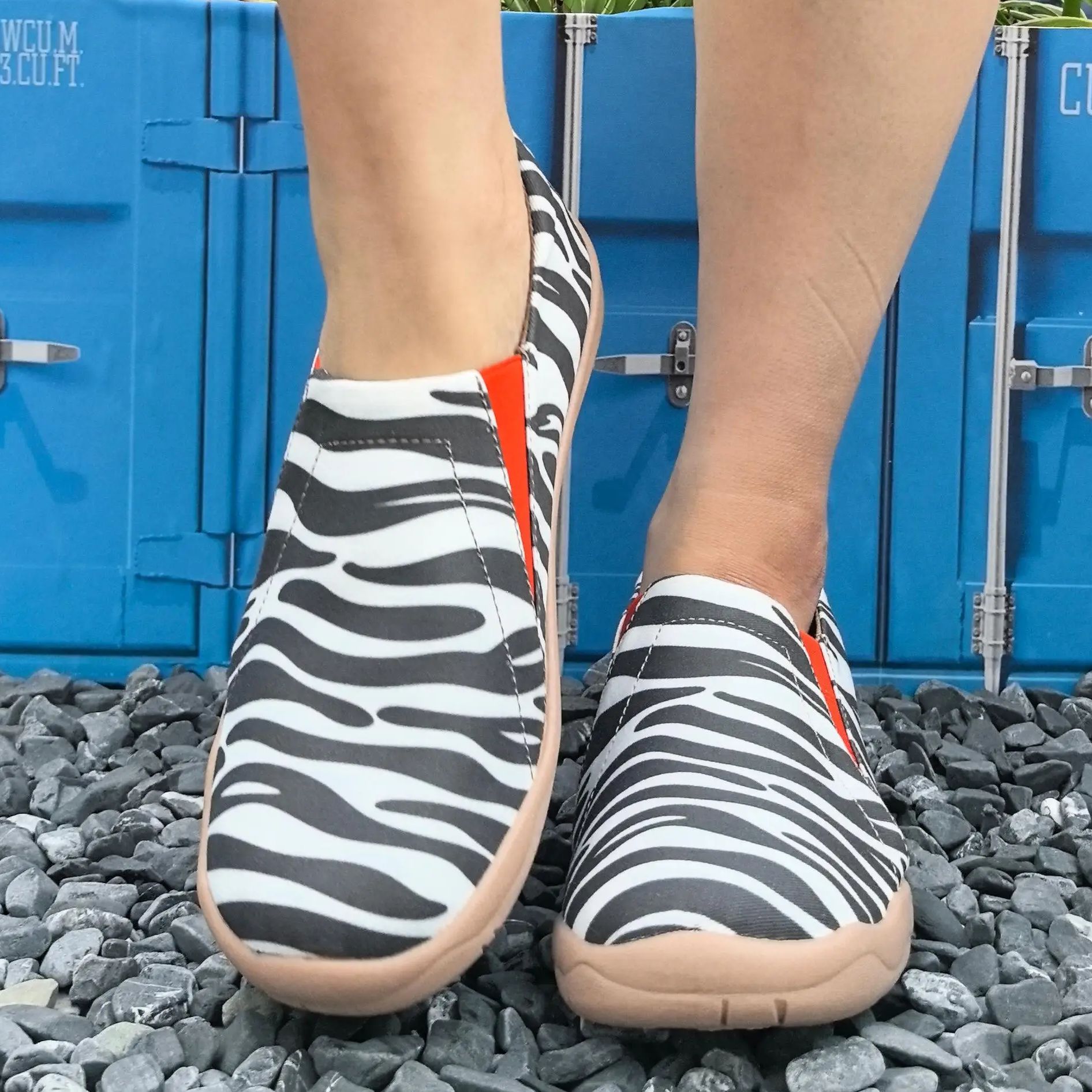 Women's Slip-On Casual Sneaker - огляд і ціна Women'S Fashion Running Shoes