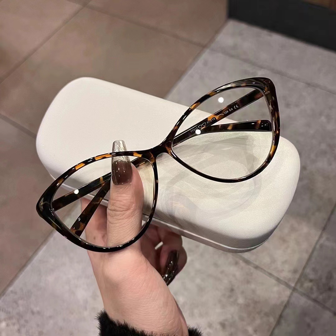 New Large-frame Cat-eye Retro  - огляд і ціна Women'S Fashion Glasses Non Prescription